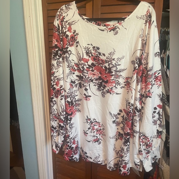 BloomChic Tops - BloomChic White and Red Floral Blouse
